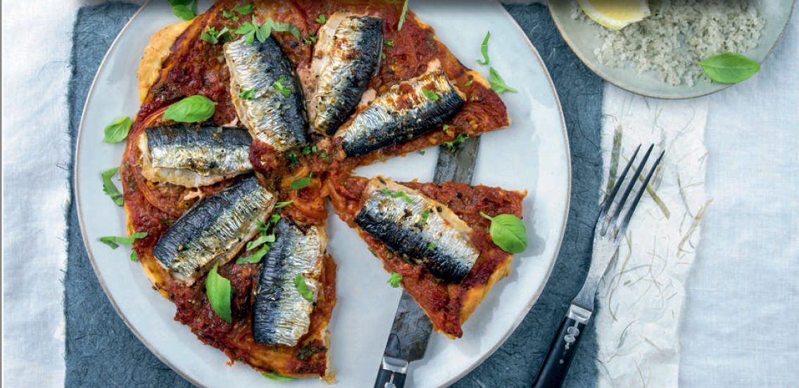 Taart met sardines en tomaat